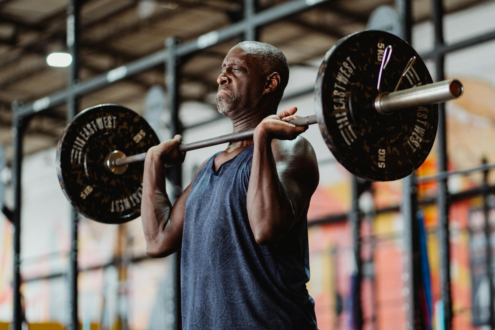 Man lifting weights